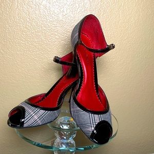 Naturalizer Kantoo Peep Toe Heels Size 8